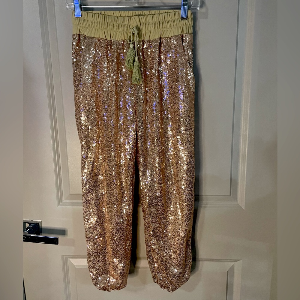 Adorable rose gold sequin pants size woman’s medium going out party